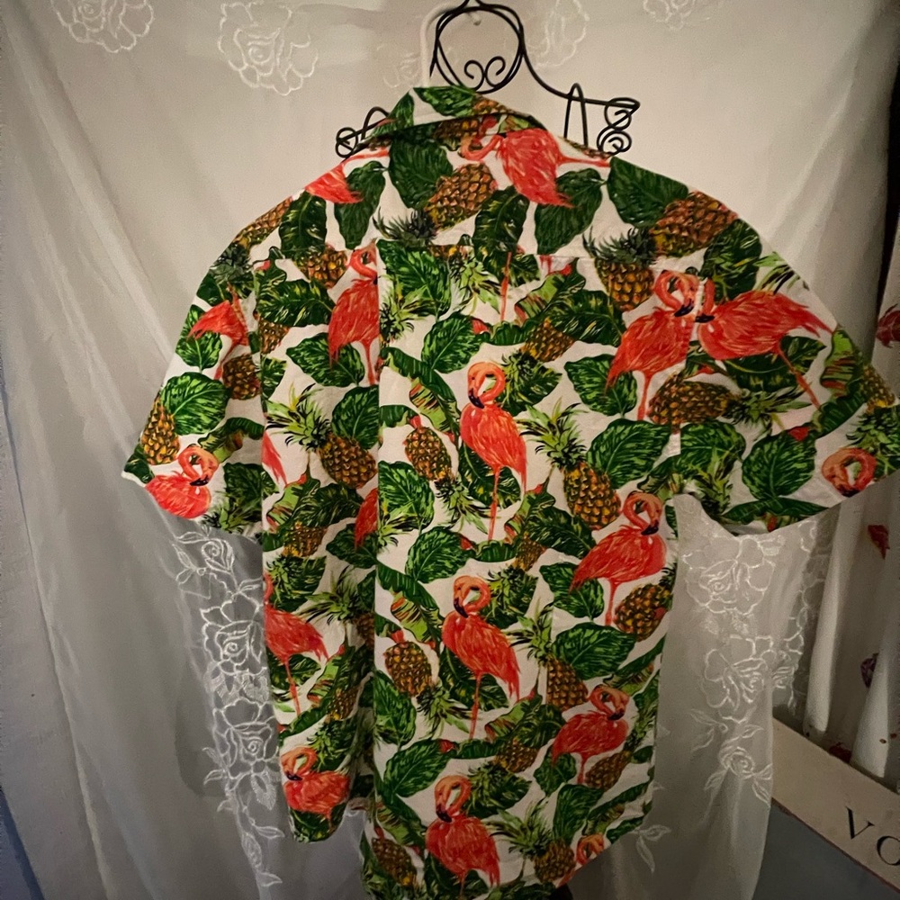 MENS..VTG. “SUPER MASSIVE” BUTTON-UP  FLAMINGO HAWAIIAN SHIRT SLEEVE SHIRT..SZ.L
